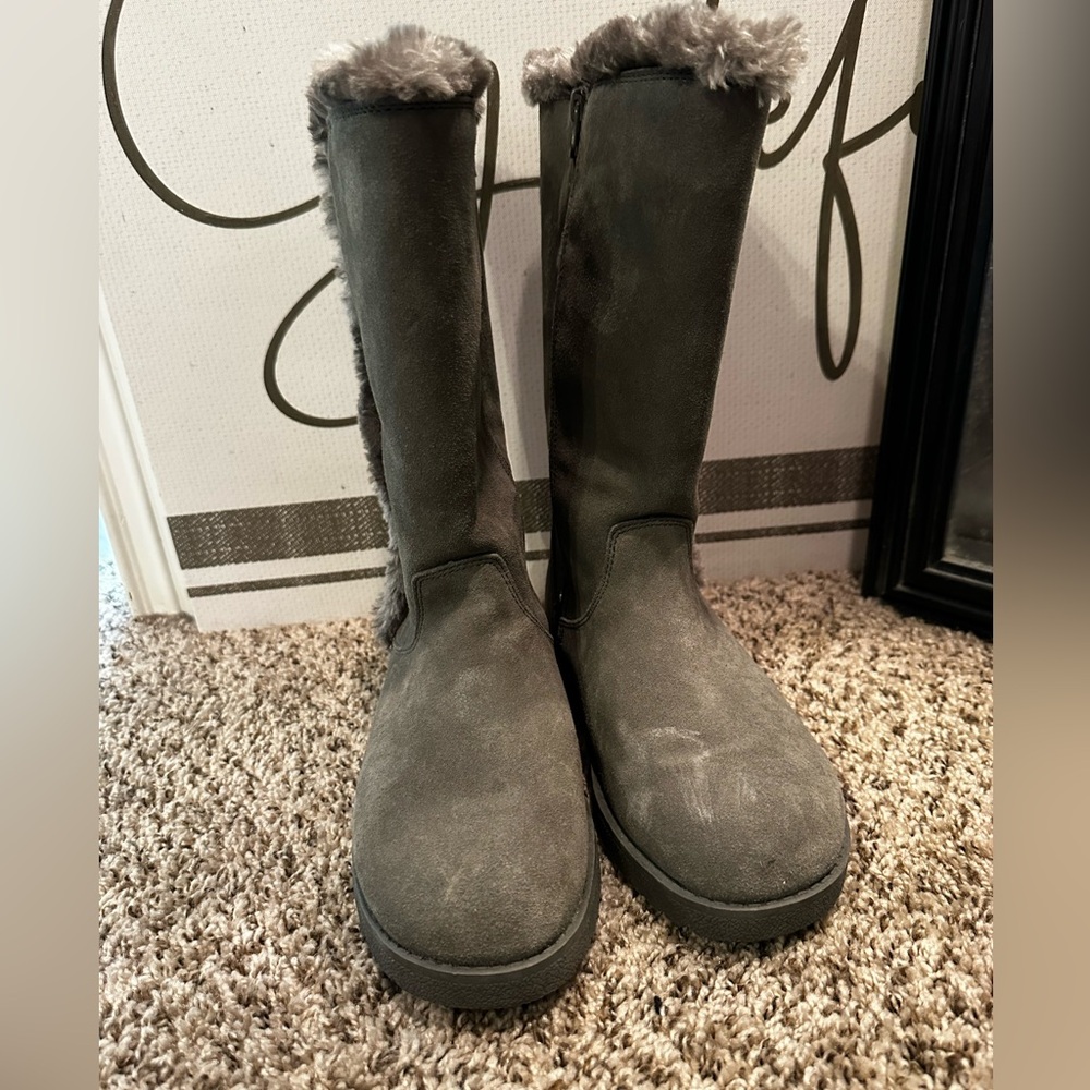 Universal Thread Boots Never Been Worn. - image 1